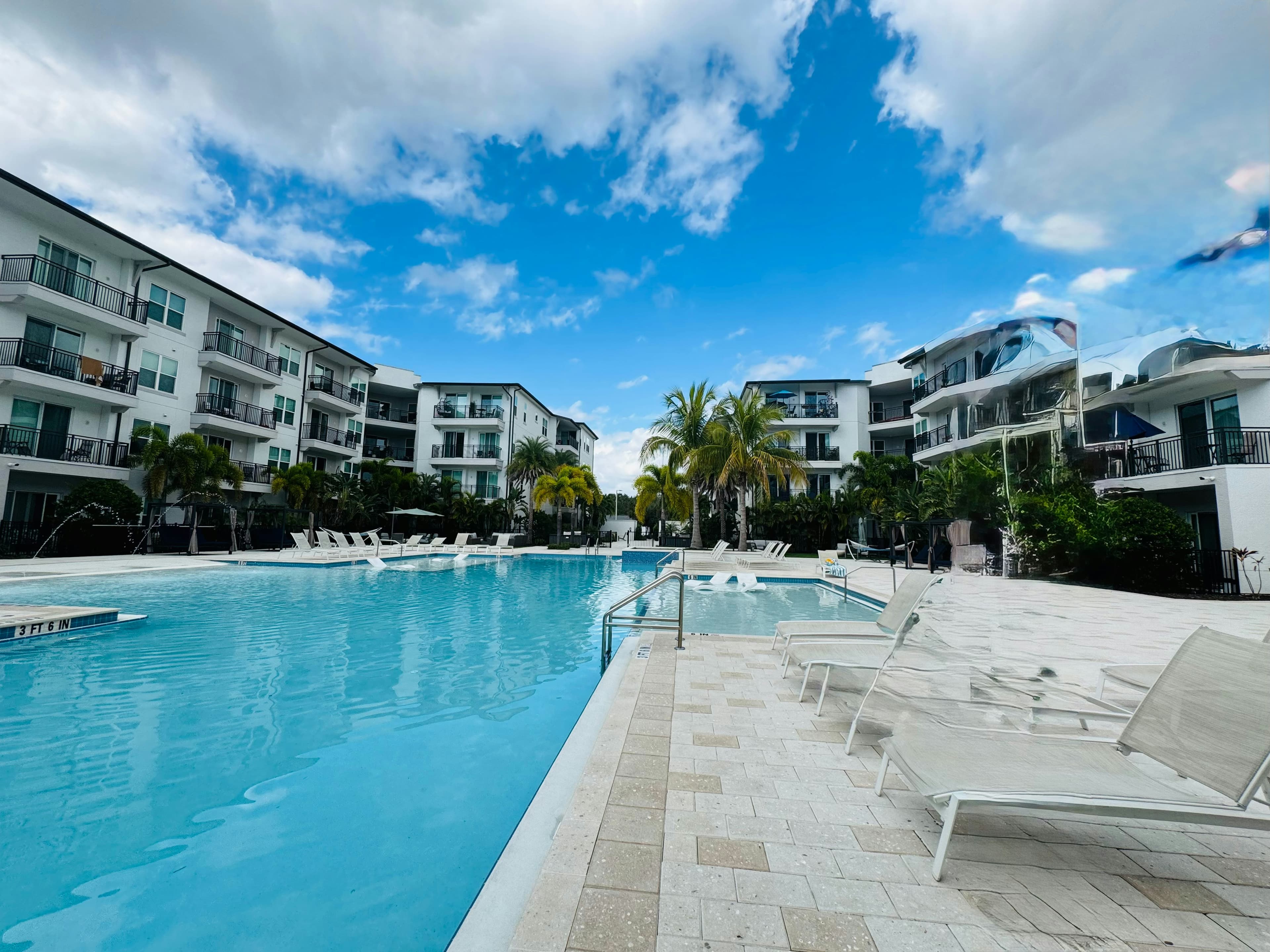 Executive Lounge & Co-Working Space